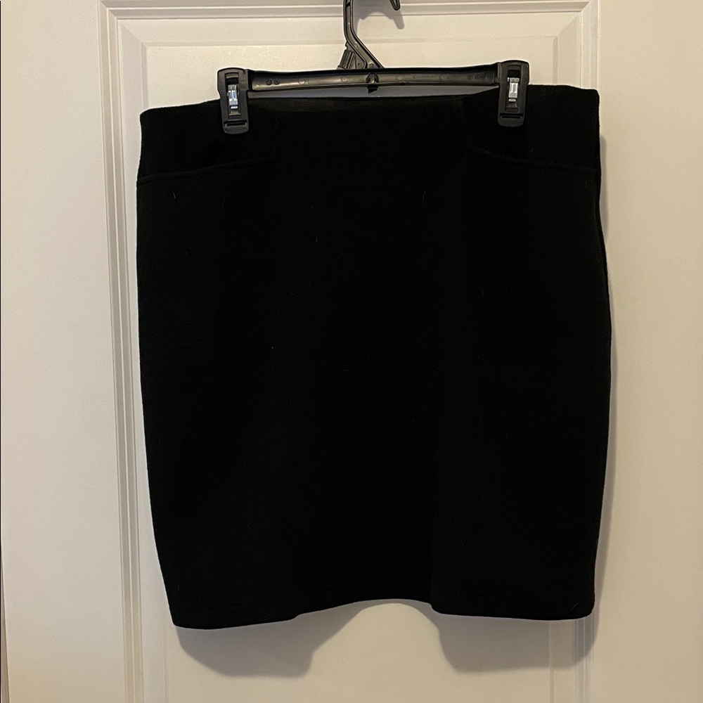 Elegant Black Women's Skirt